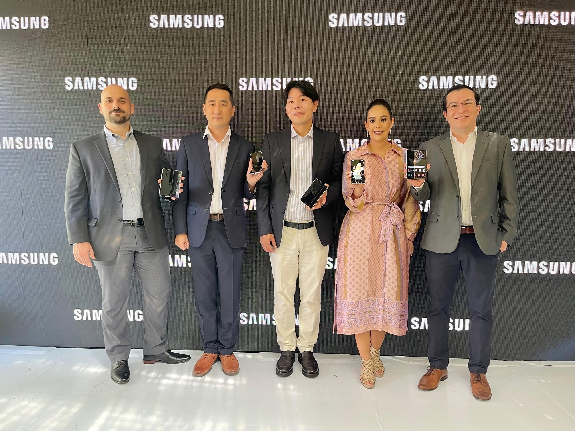 Samungung Galaxy Z Flip4 y Galaxy Z Fold4: 