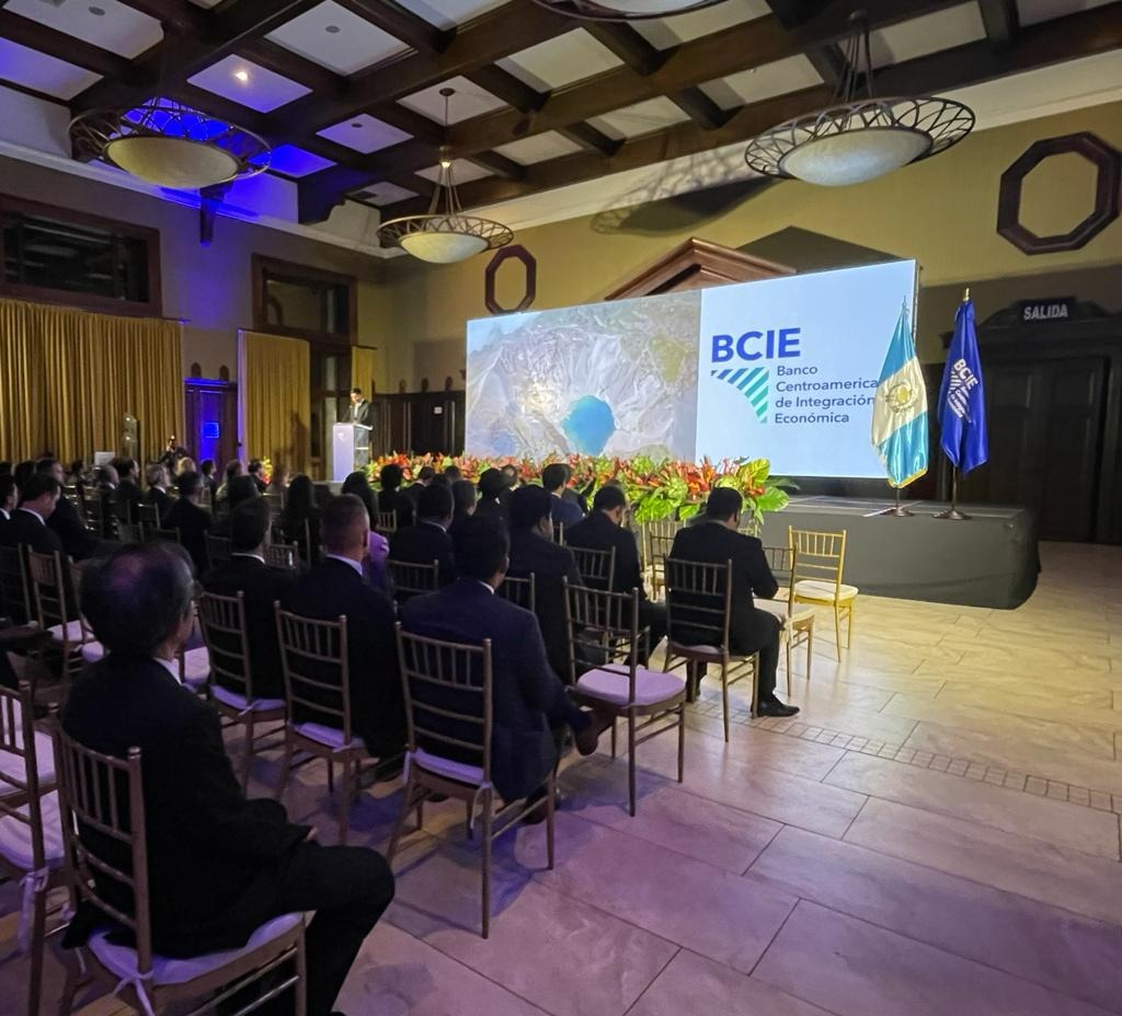 BCIE presenta mecanismos financieros 