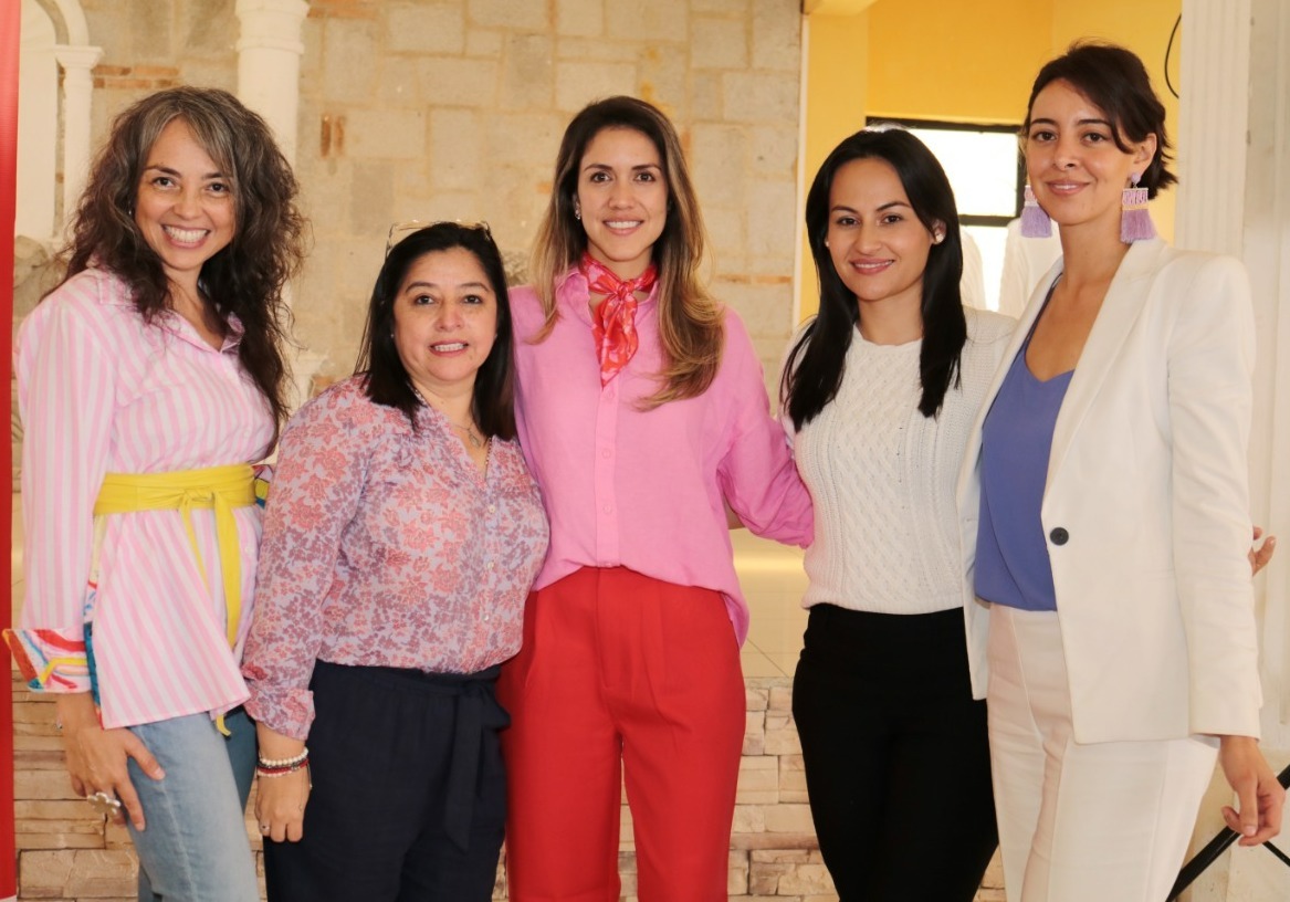 MUJERES + EL PROGRAMA DE BAC CREDOMATIC 