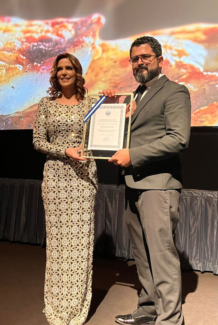 RECONOCIMIENTO  A CINEASTA GUATEMALTECO