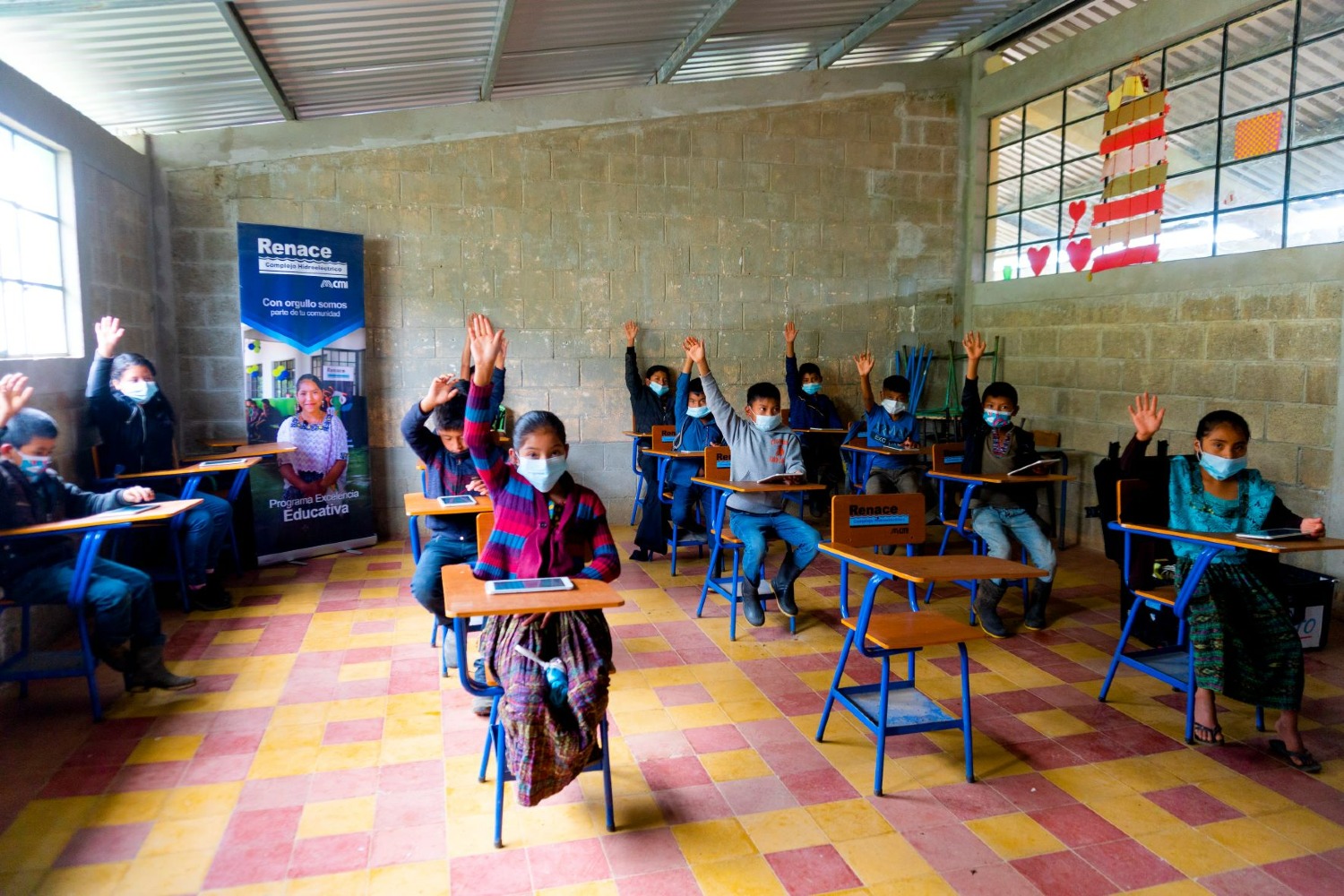 HIDROELÉCTRICA RENACE APORTA A UNA EDUCACIÓN DE CALIDAD EN SAN PEDRO CARCHÁ