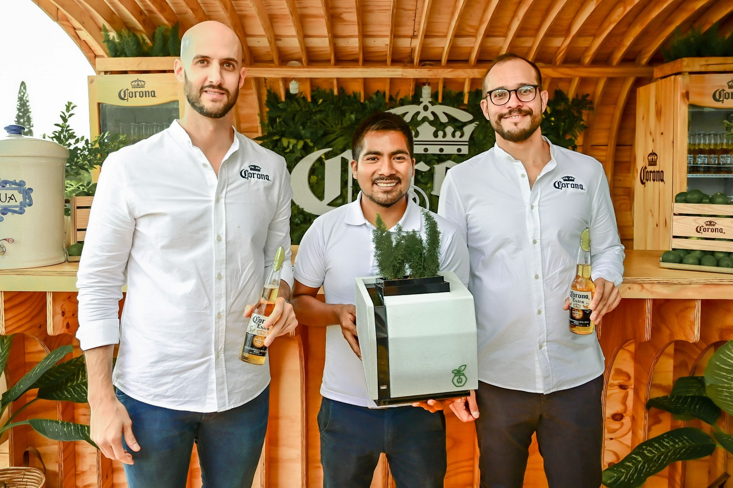 CERVEZA CORONA PRESENTA CORONA BAR
