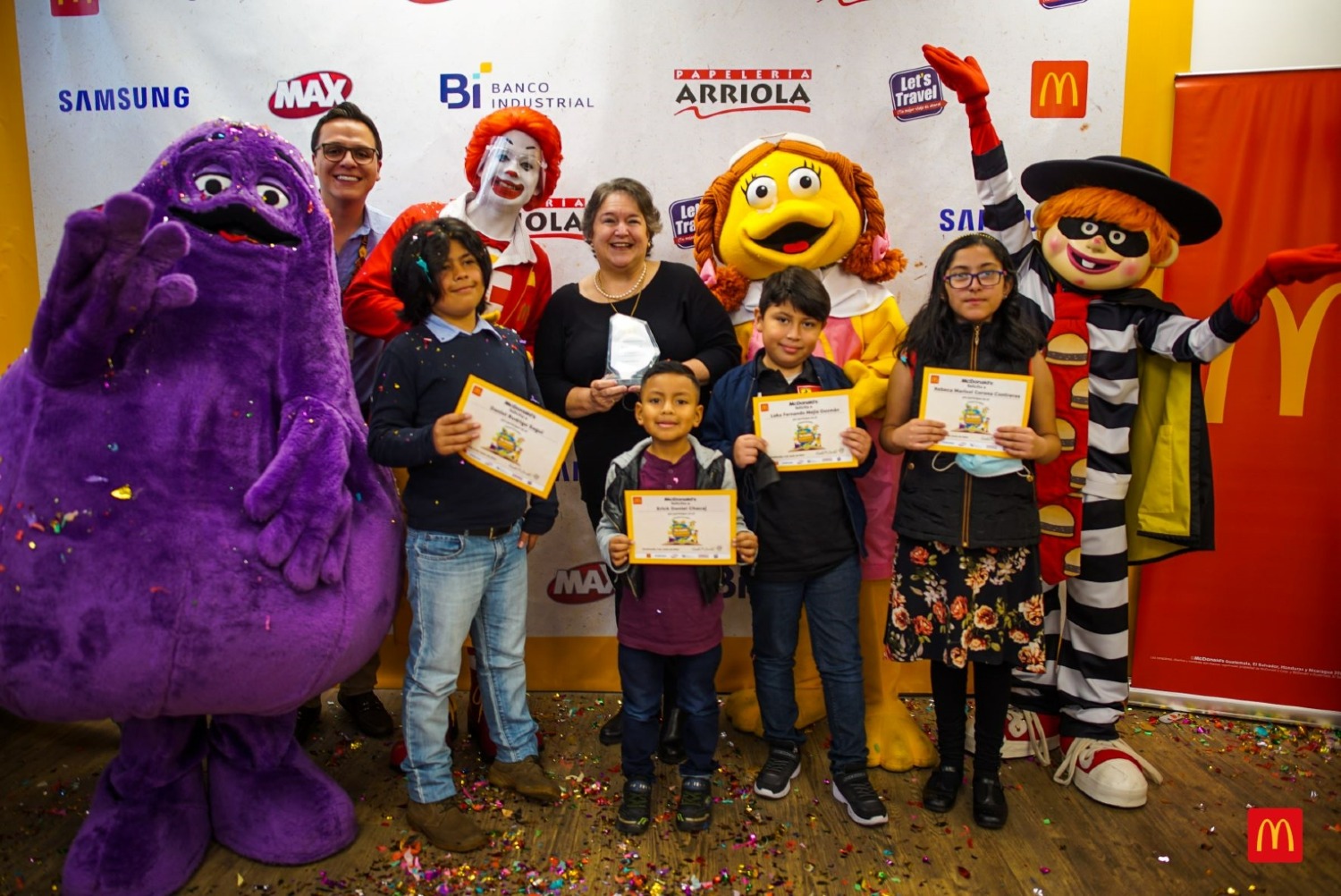 McDonald’s premia a ganadores del  Certamen de Cuentos “Yo cuido mi planeta”