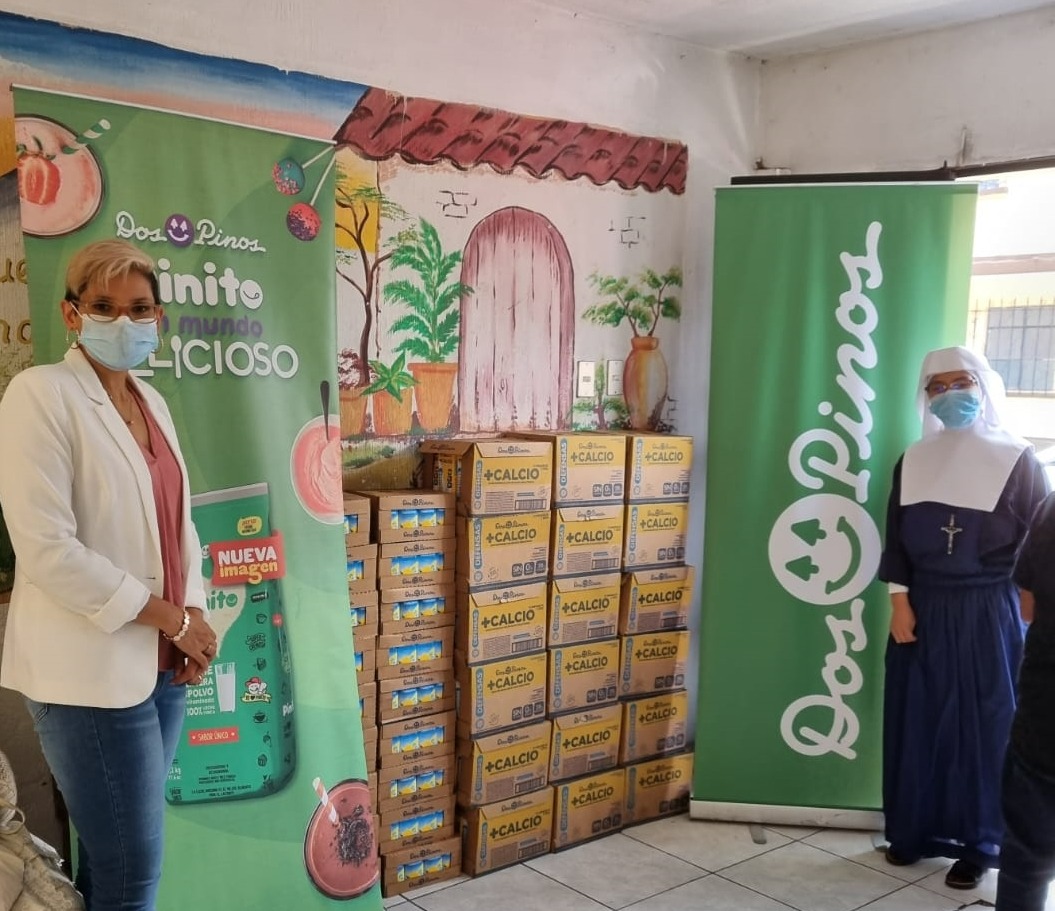 Dos Pinos entrega donativos a proyectos comunitarios