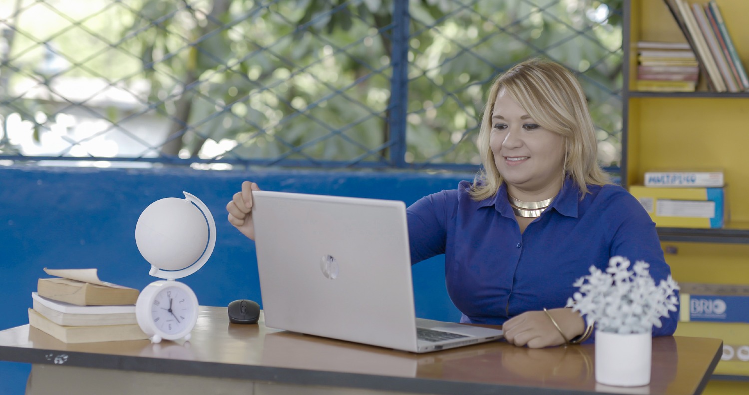 Tigo lanza nueva plataforma “Maestr@s Conectad@s