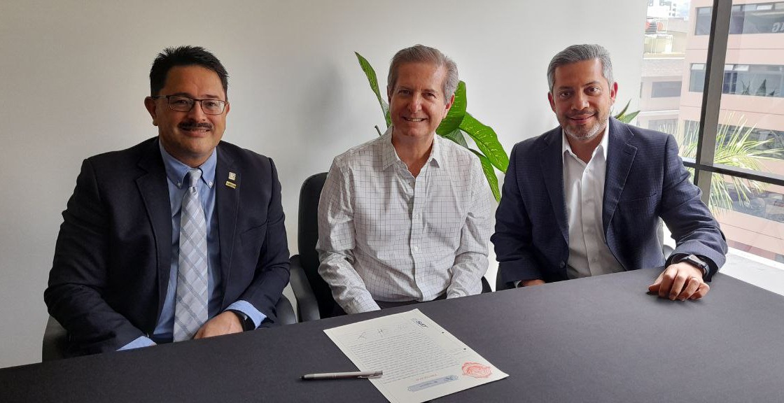 CBR Guatemala firma acta de constitución 