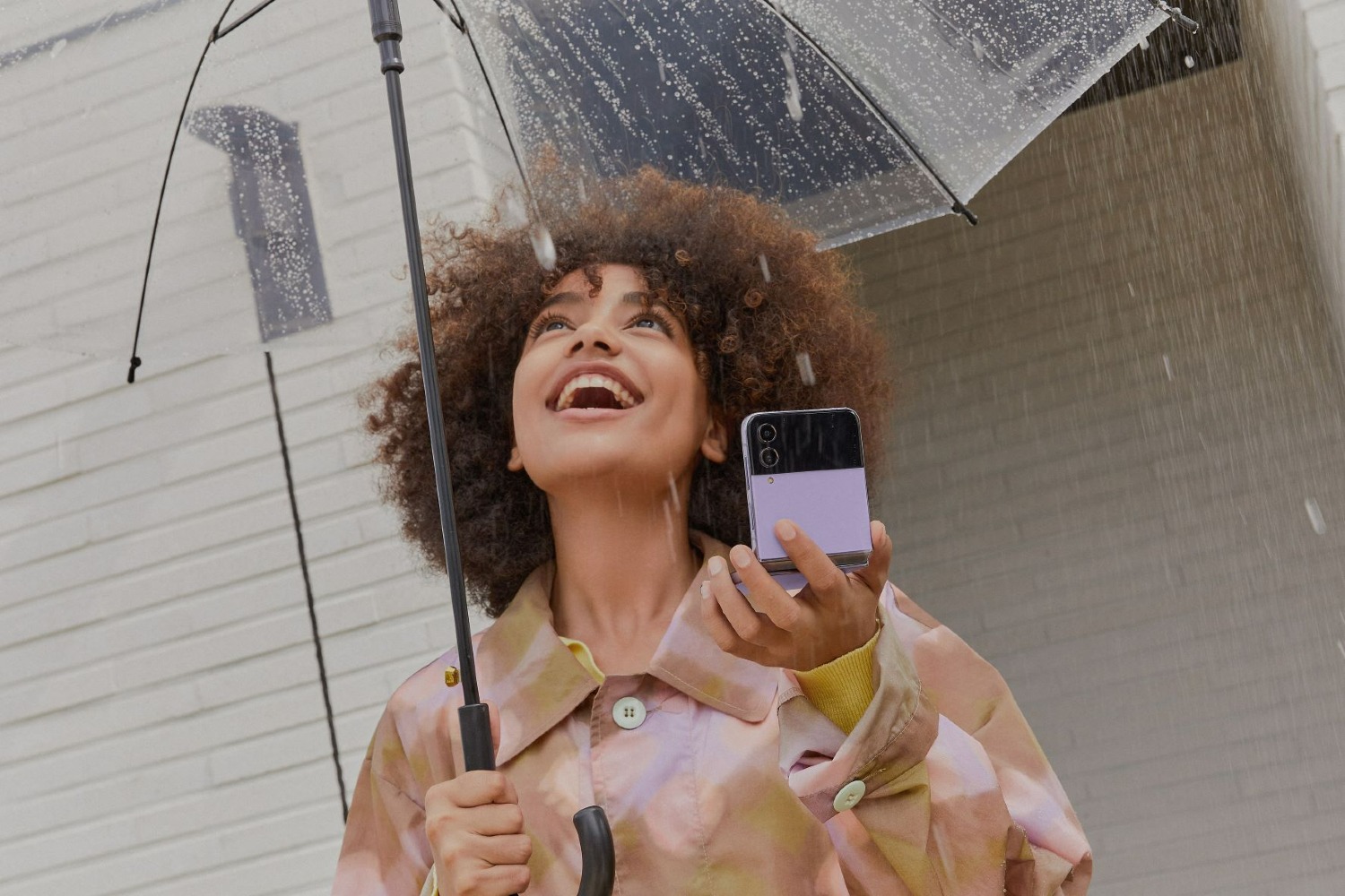 Samsung estrena campaña “Join the Flip side en América Latina