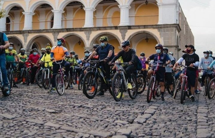 BAC CREDOMATIC  JUNTO A BICIRUTA 502