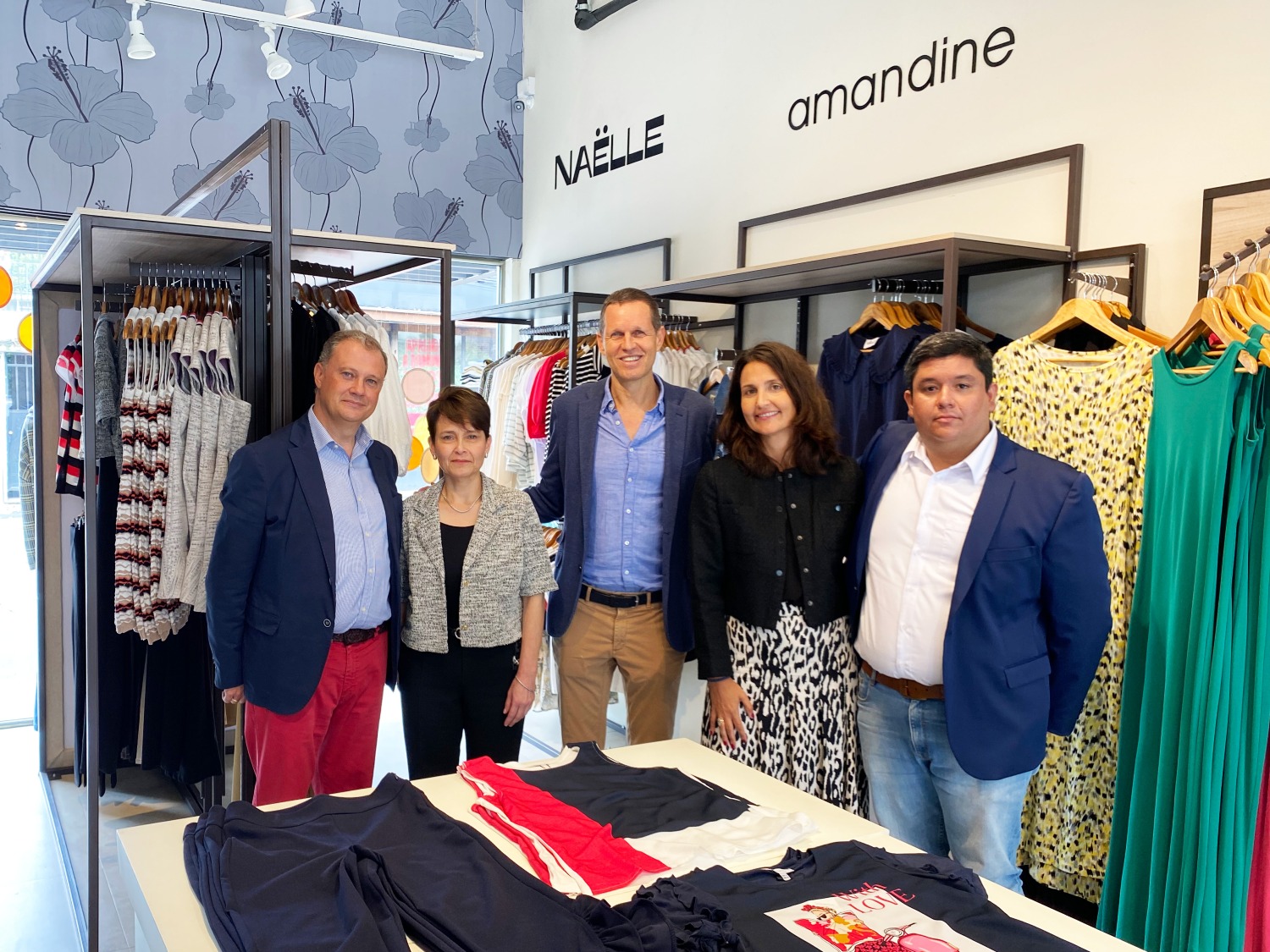 Abre sus puertas Mil y un ColorEs la tienda multimarca europea.