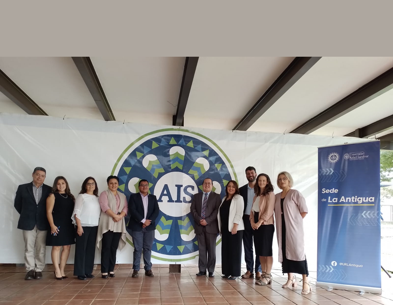 COLEGIO ANTIGUA INTERNATIONAL SCHOOL Y UNIVERSIDAD RAFAEL LANDIVAR ANUNCIAN ALIANZA