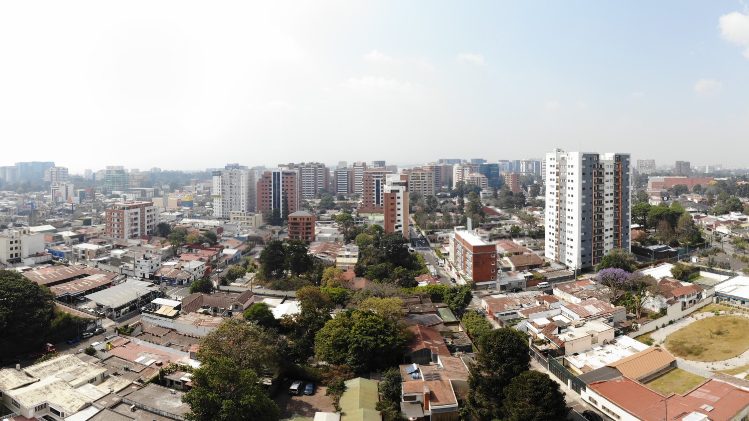 Estratégicamente ubicado en zona 10