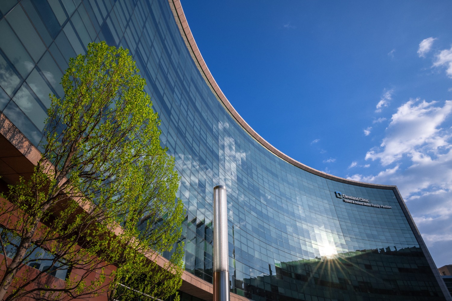 Cleveland Clinic responde a la creciente demanda mundial de atención sanitaria