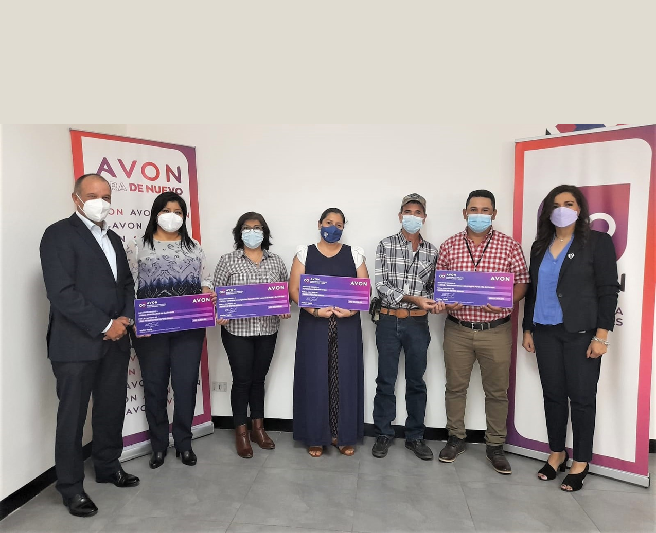 Avon hace un llamado contra la violencia de género