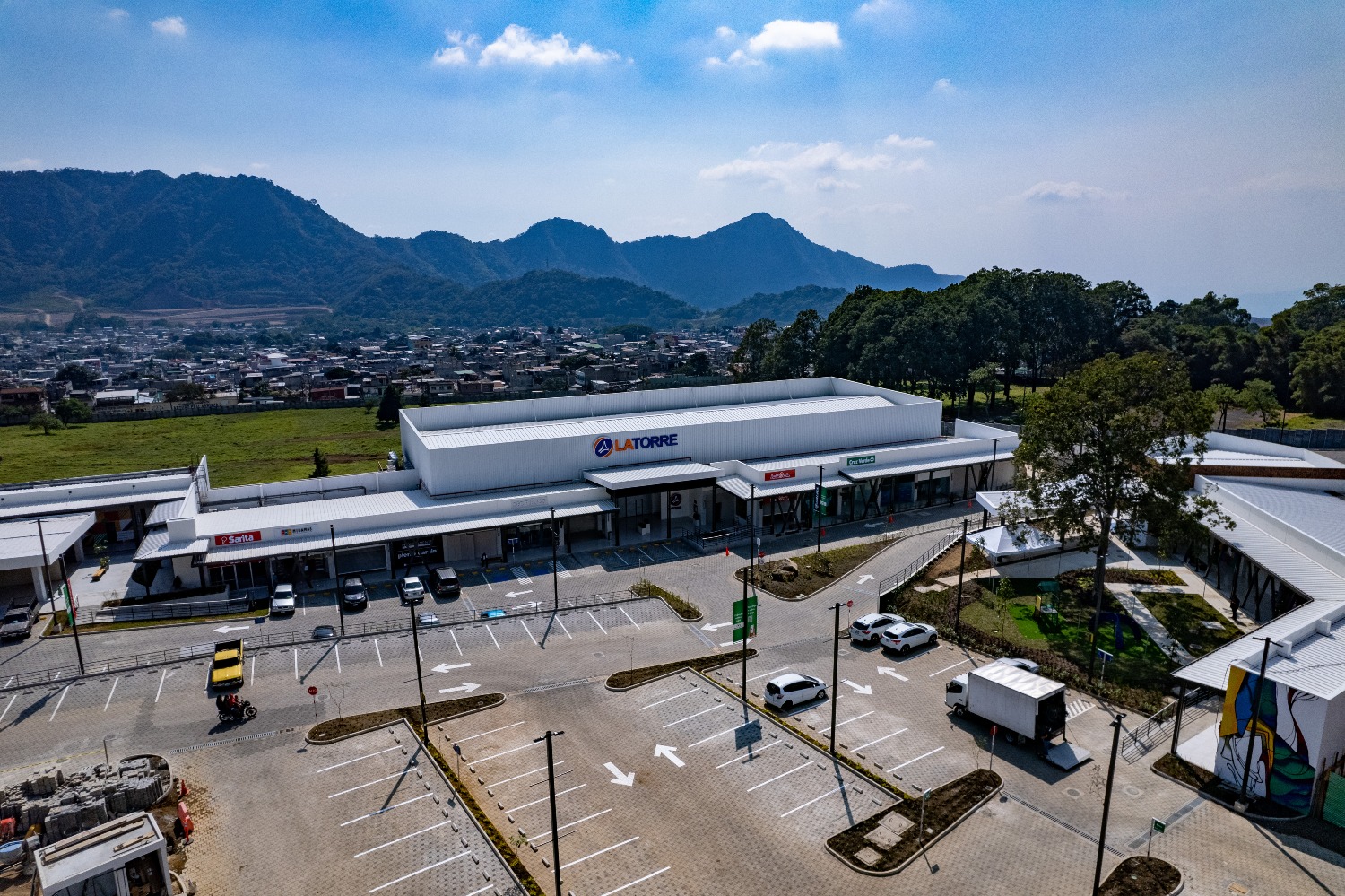 Plaza Comercial “El Encuentro” finaliza la fase de construcción