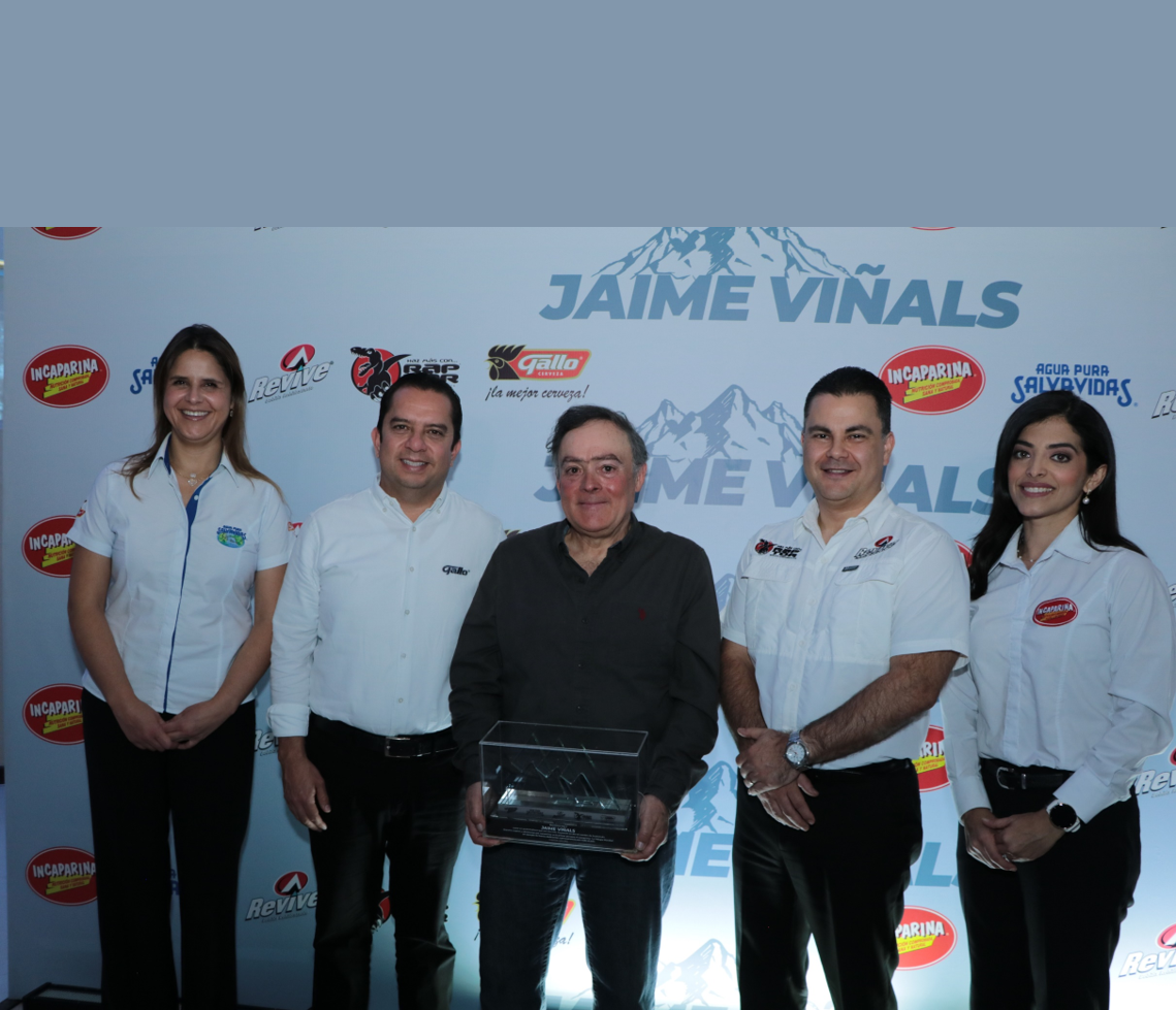 Marcas guatemaltecas celebran a Jaime Viñals por  lograr la Trilogía Mundial