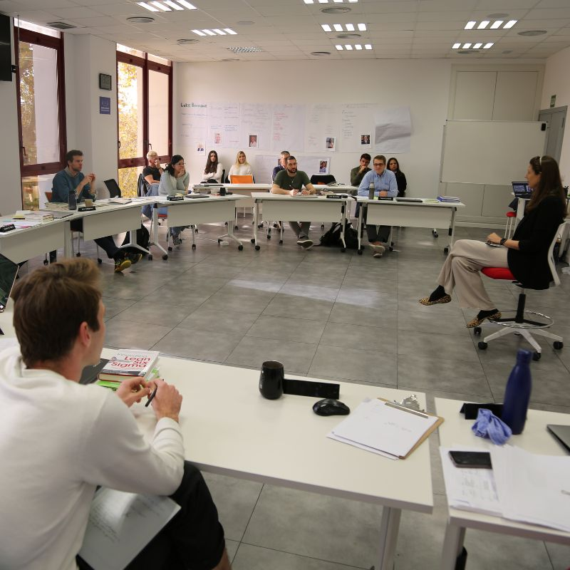 APROVECHANDO LAS OPORTUNIDADES DE LA INNOVACIÓN Y DISRUPCIÓN