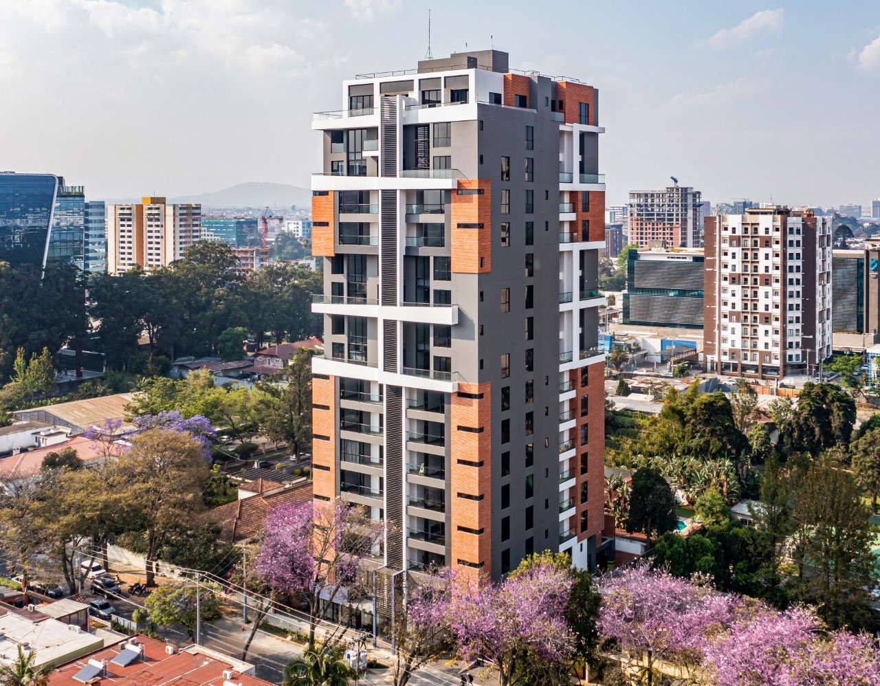 EL NUEVO EDIFICIO QUE COMPLEMENTA EL ESTILO RESIDENCIAL DE ZONA 10