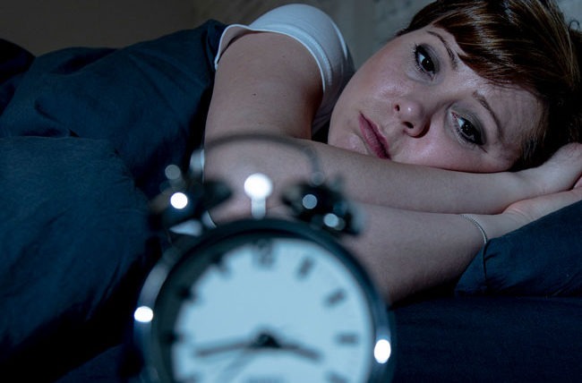 Sabía que no dormir las suficientes horas puede elevar su presión sanguínea?