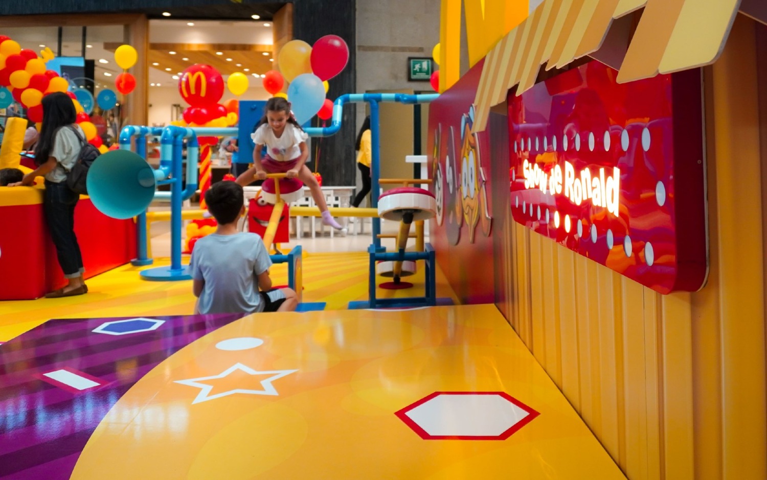 McDonald’s inaugura “McDonalandia” en Naranjo Mall