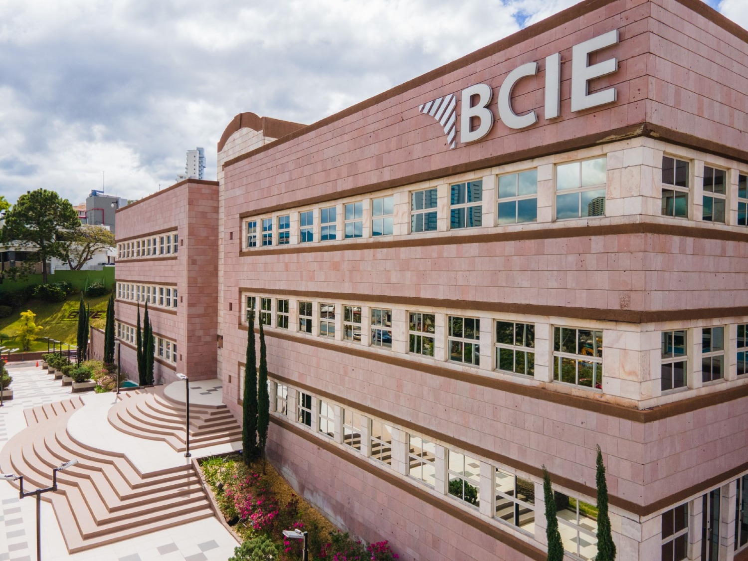 BCEI anuncia convocatoria para seleccionar a su Presidente Ejecutivo