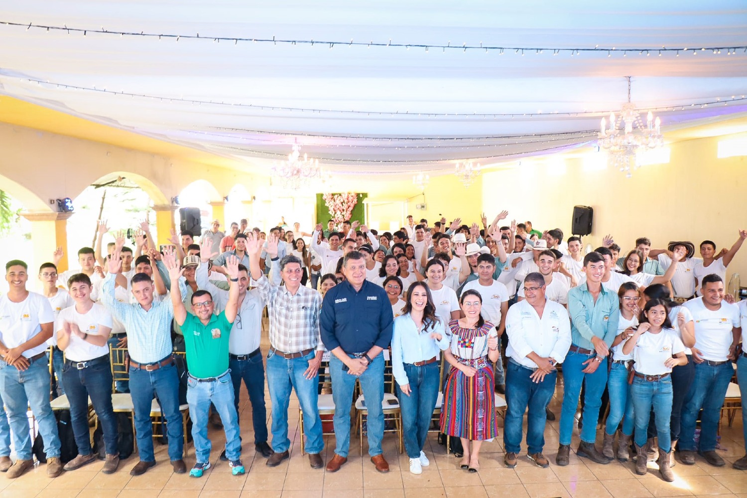 Juventud de Zacapa se capacita en la utilización de tecnología en la agricultura