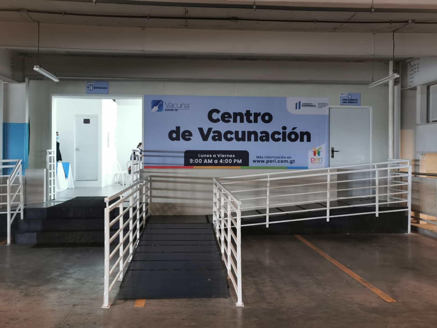 PERI-ROOSEVELT HABILITA CENTRO DE VACUNACIÓN 